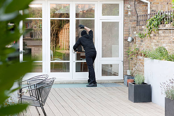 6 Tips to Avoid Holiday Break-Ins and Stay Secure