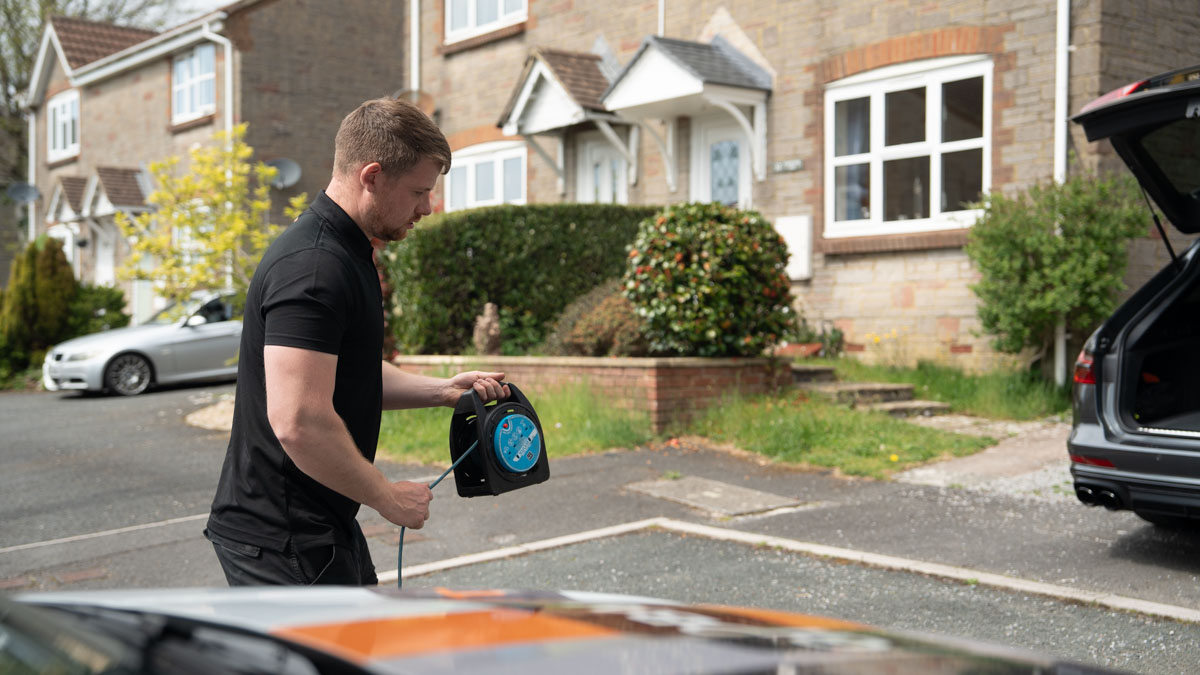 Mobile Tinting Technician from Gravesend Working On-Site